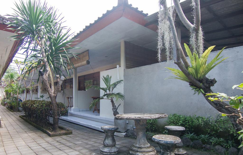 Pondok Nuri Homestay Sanur  Exterior photo